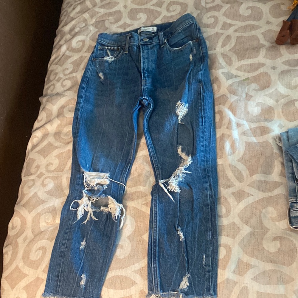 Women Abercrombie & Fitch The high rise Mom jean size 27/4xs